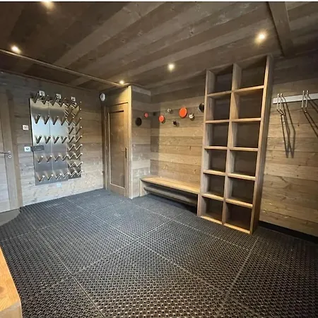 Purdey - Sleeps 10 With Hot Tub Chalet Montriond