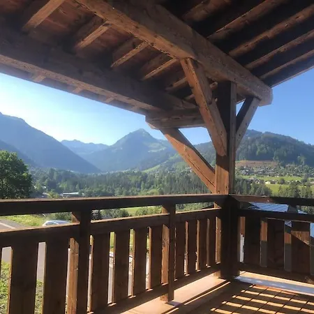 Chalet Purdey - Sleeps 10 With Hot Tub Montriond