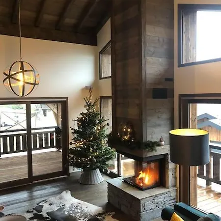 Purdey - Sleeps 10 With Hot Tub Montriond