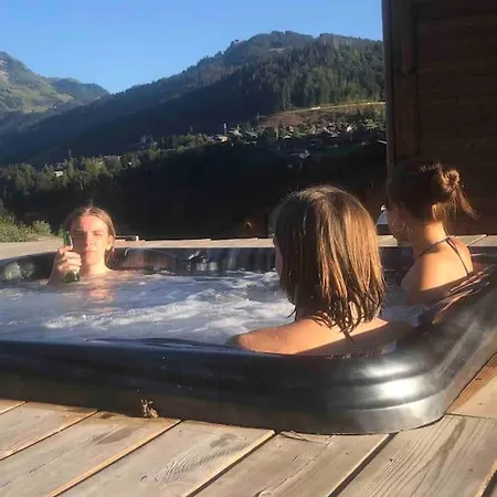 Purdey - Sleeps 10 With Hot Tub * Montriond