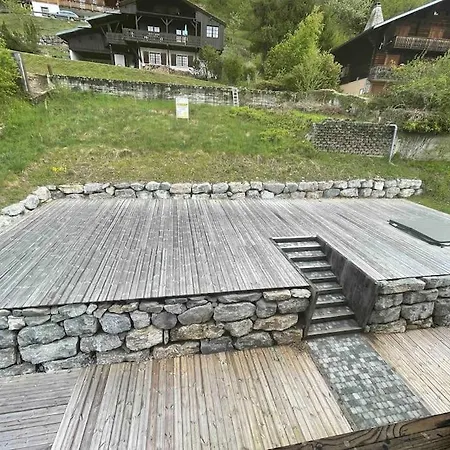 Purdey - Sleeps 10 With Hot Tub Chalet Montriond
