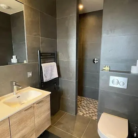Chalet Purdey - Sleeps 10 With Hot Tub Montriond