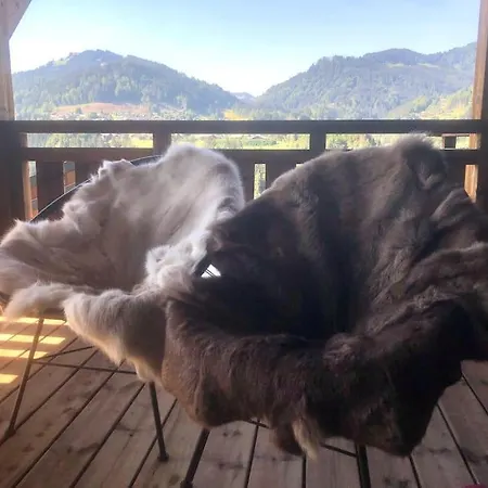 Chalet Purdey - Sleeps 10 With Hot Tub Montriond